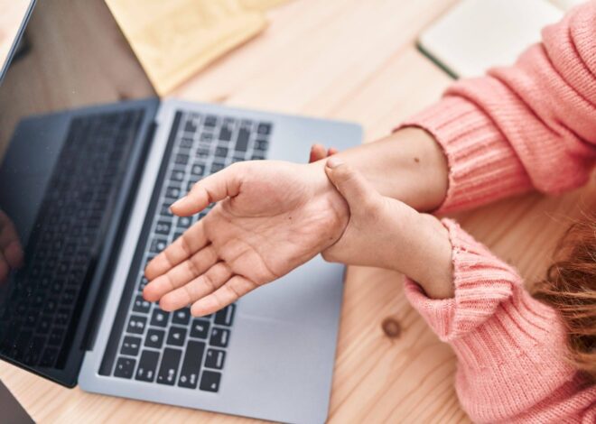 What is Carpal Tunnel Syndrome? Causes, Symptoms & Treatment