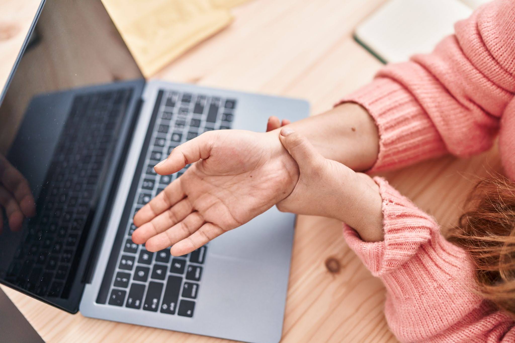 What is Carpal Tunnel Syndrome? Causes, Symptoms & Treatment