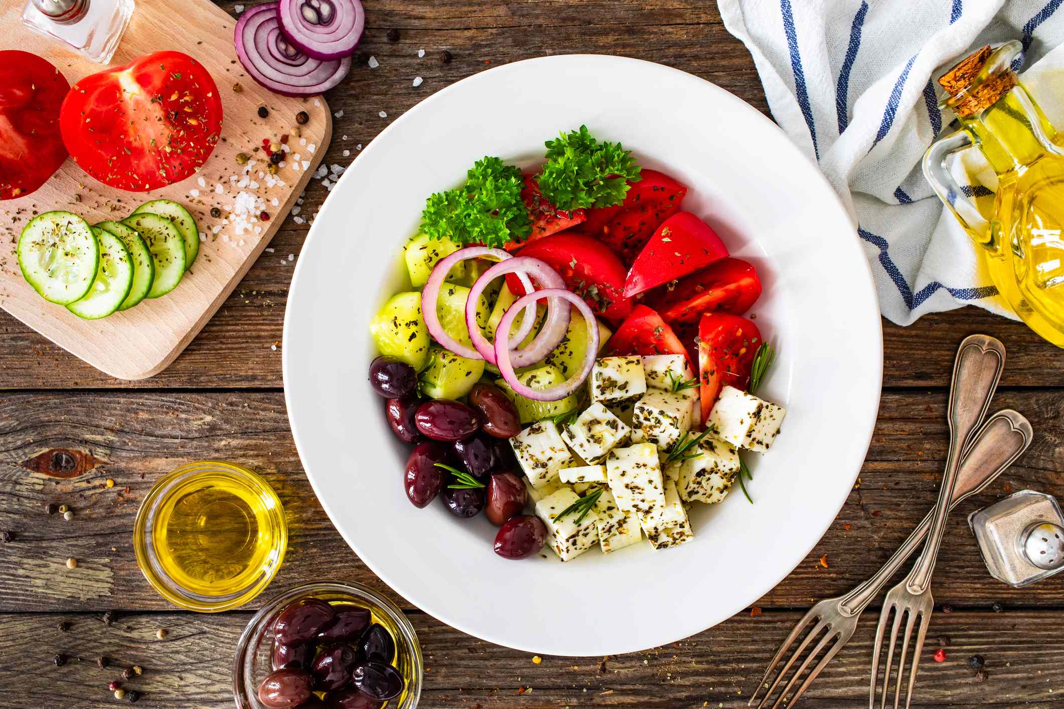 What Are The Basic Principles Of The Mediterranean Diet?